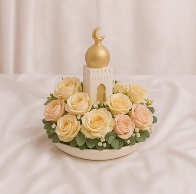 هدايا العيد | باقة ورد مع ديكور مئذنة