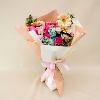 Bright And Graceful Mixed Flowers Bouquet