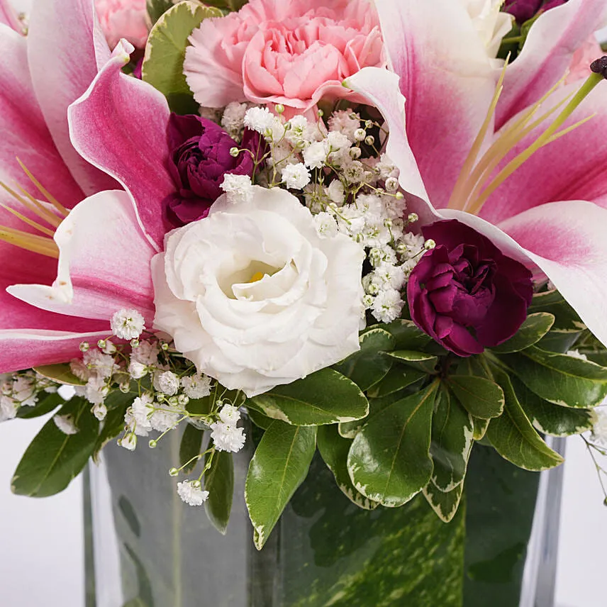 Elegant Titan Wtah with Flower Vase