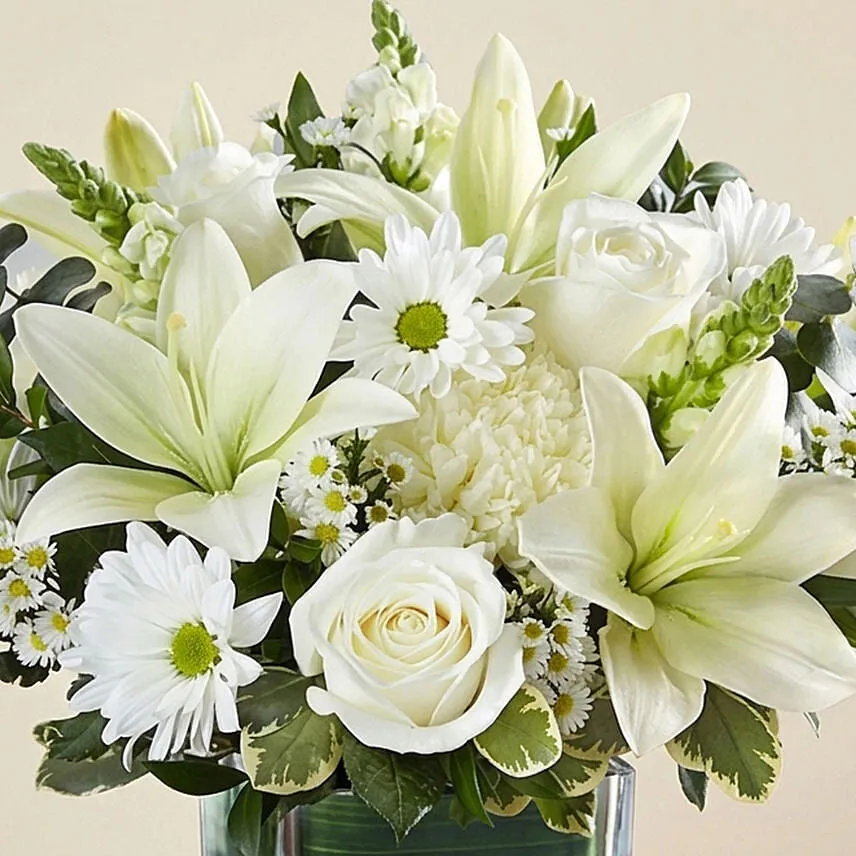 Beautiful White Flowers Vase