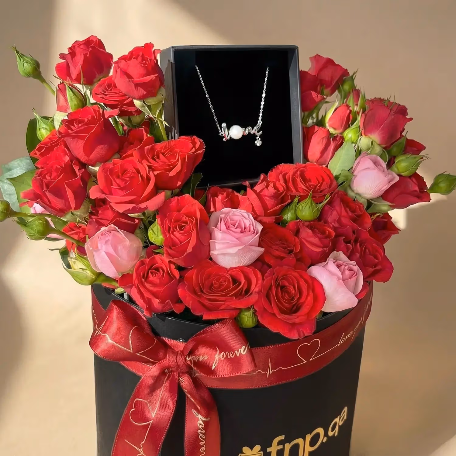 Romantic Roses & Love Necklace Gift Set