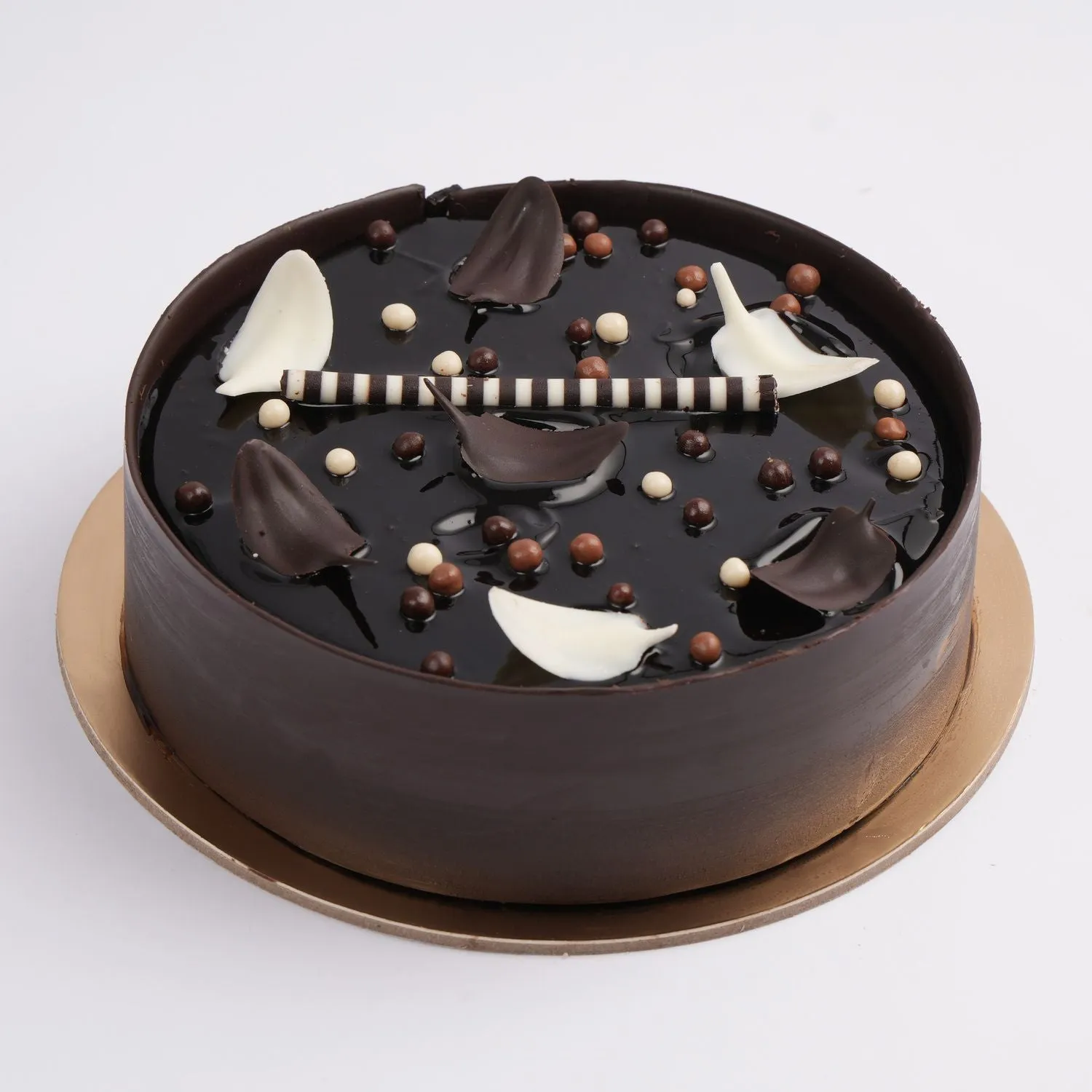 Delectable Heavenly White Dark Fudge Cake - Perfect for Gatherings