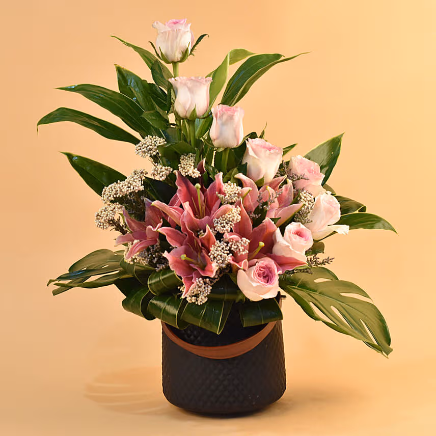 Graceful Mixed Flowers Arrangement