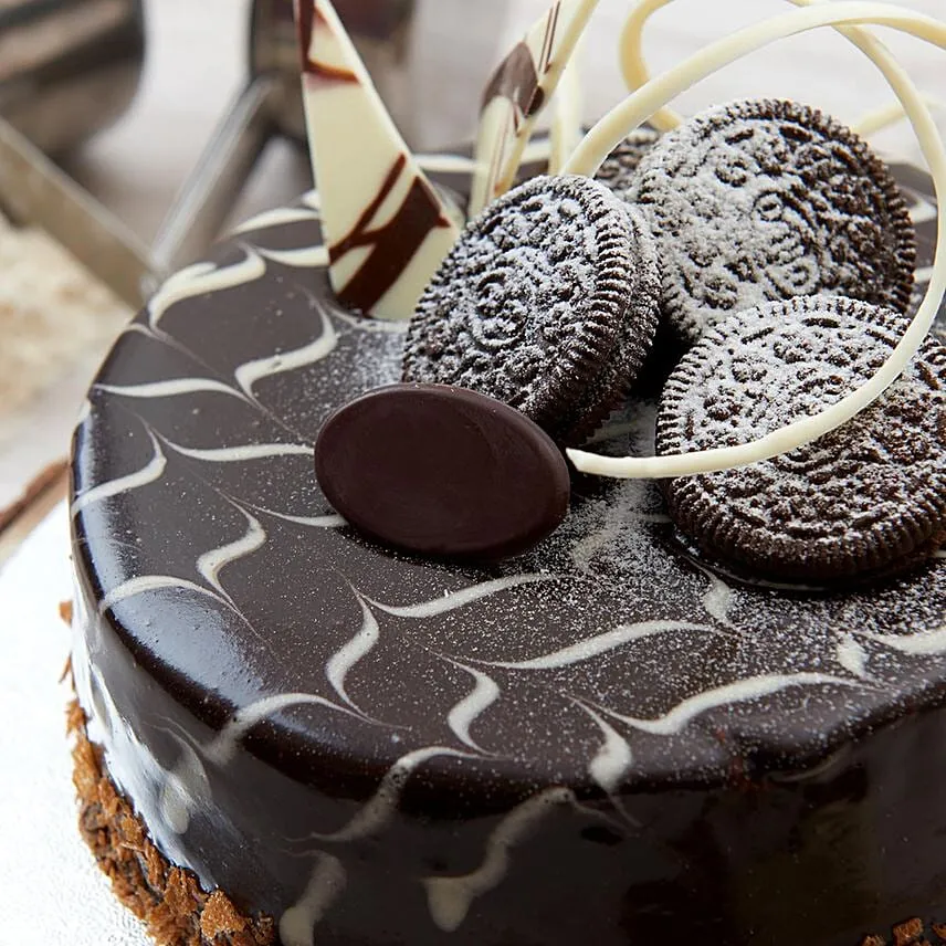 Vanilla Nutella Oreo Cake