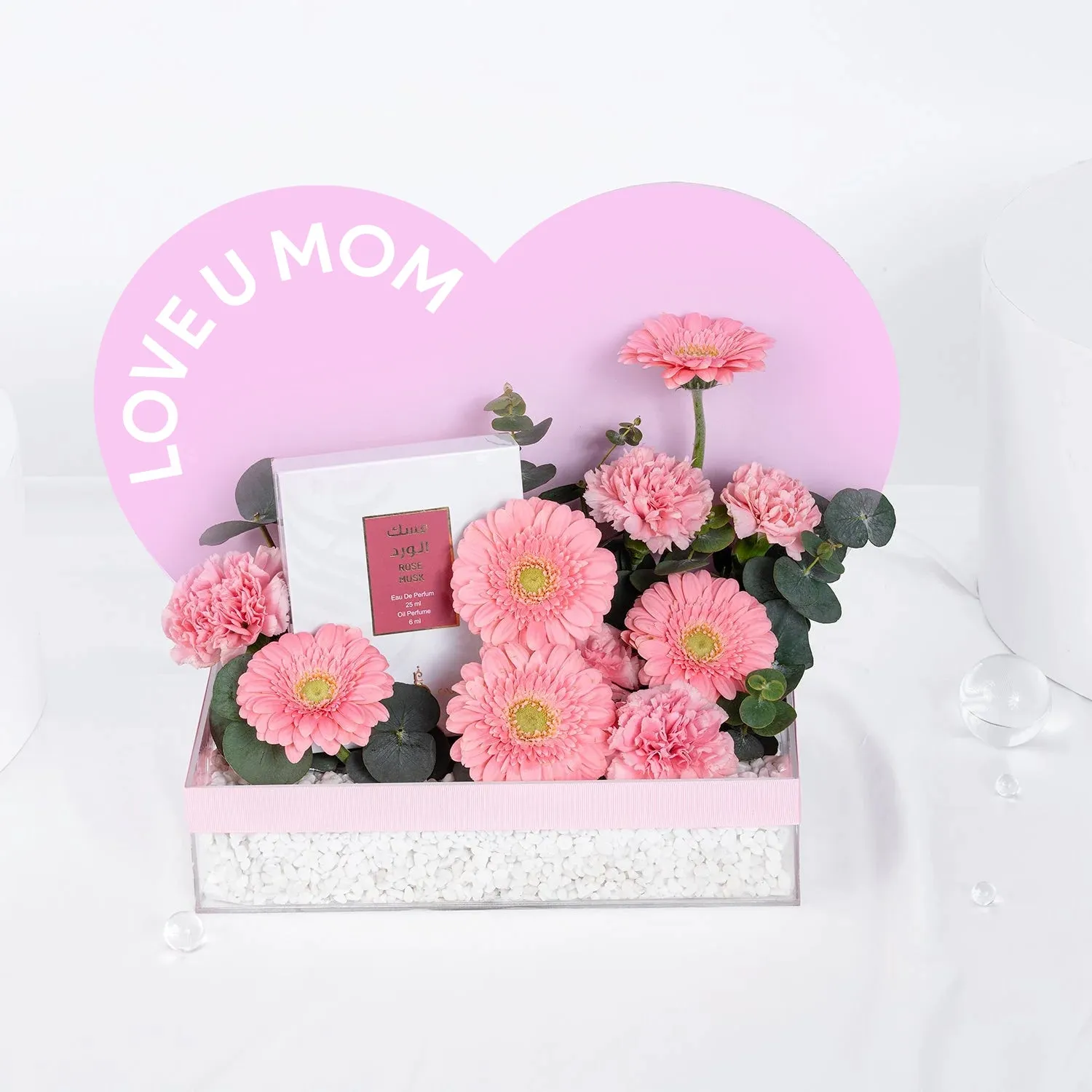 Eternal Bond Gift Box: A Blooming Tribute to Love