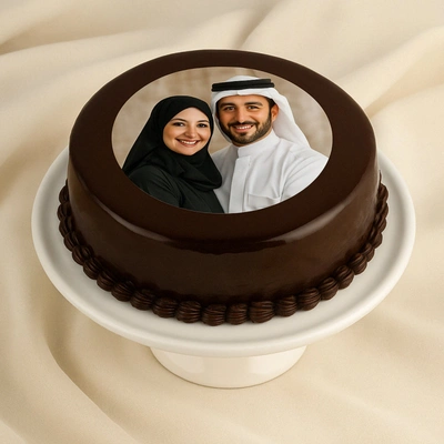 كيكة الشوكولاتة بتصميم الصورة الشخصية – نصف كيلوجرام