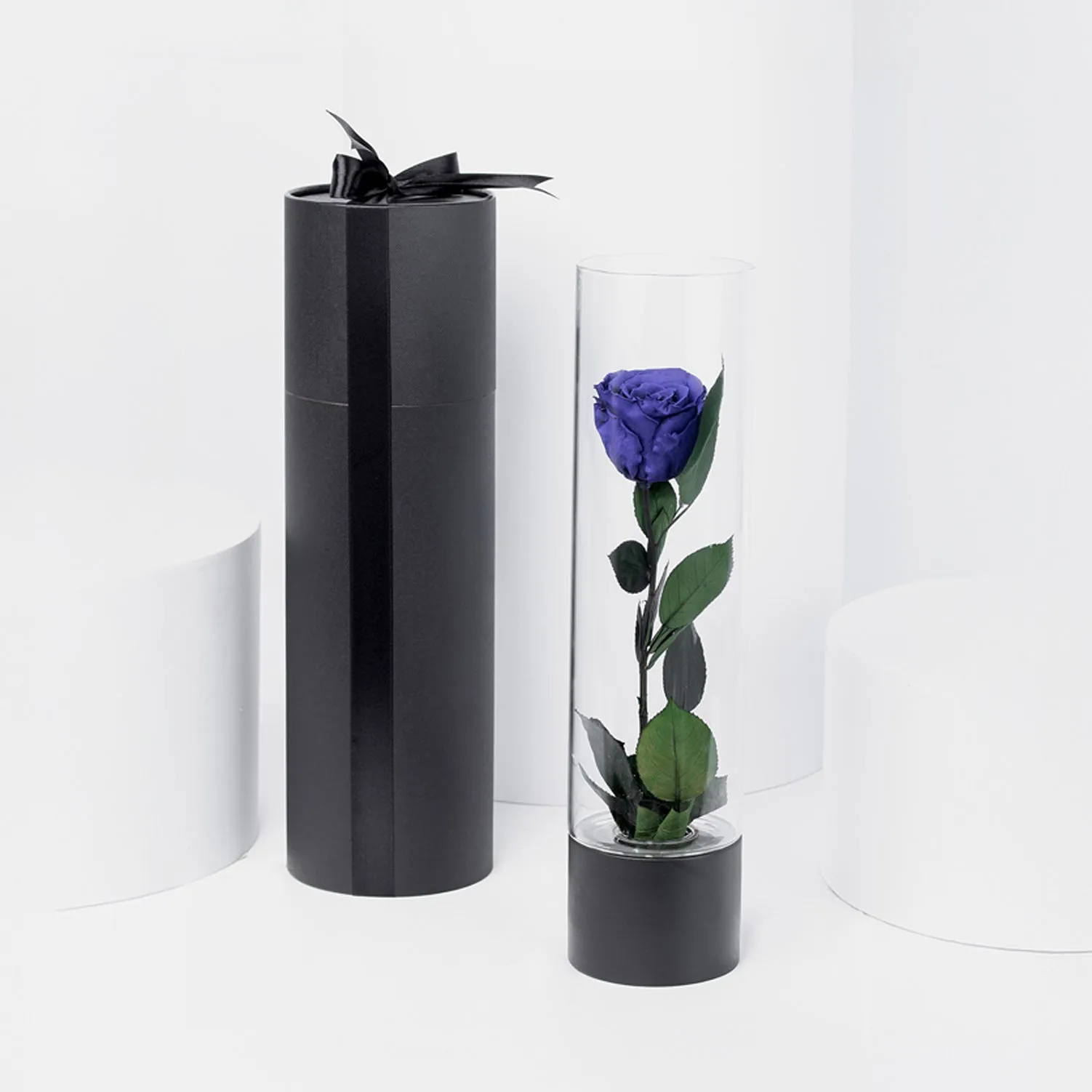 Exquisite Royal Blue Forever Rose in Elegant Glass Vase - Perfect Gift for Any Occasion