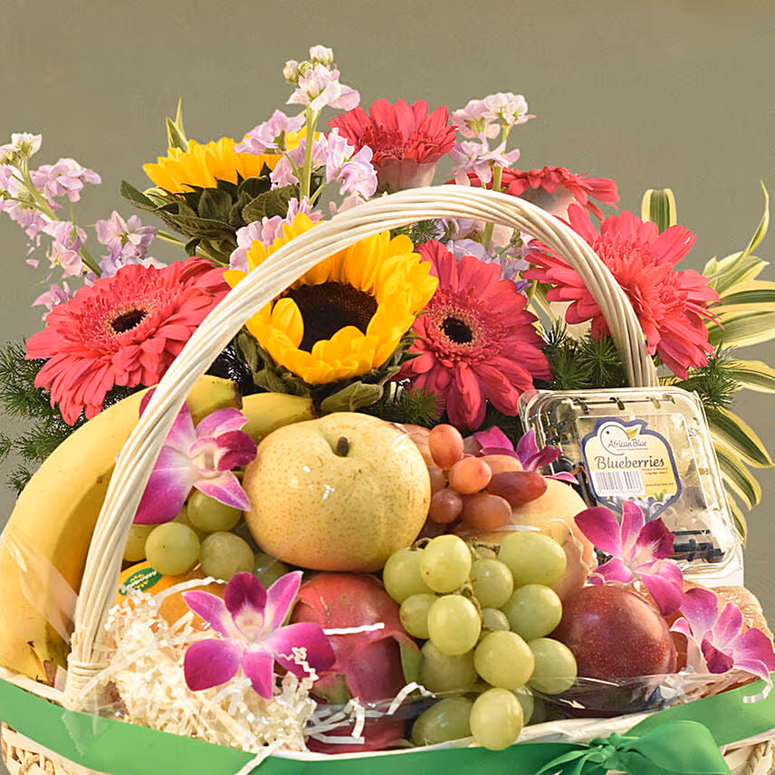 Fresh & Healthy Fruits Basket