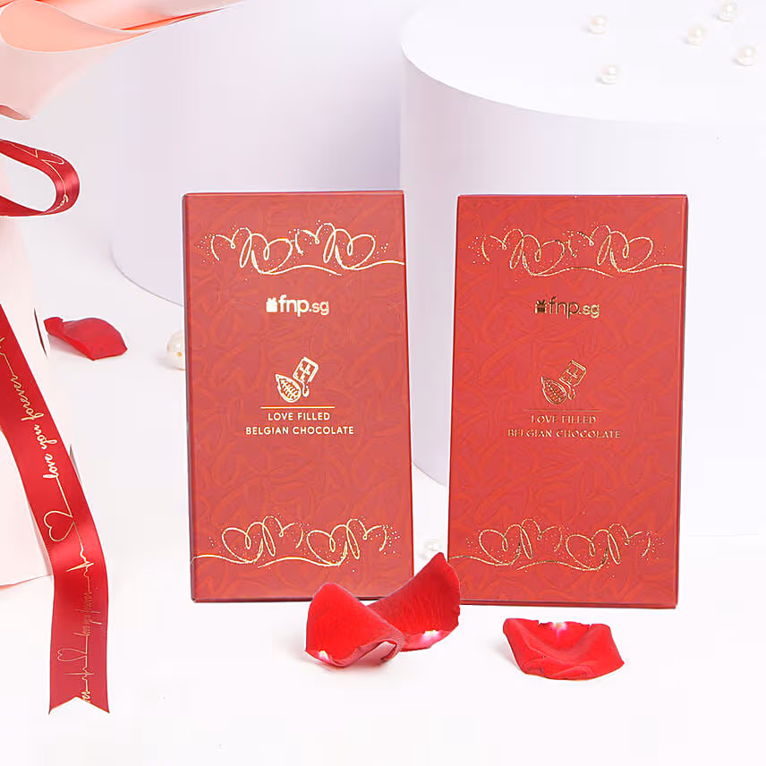 Love in Bloom Bouquet With Chocolates Bar