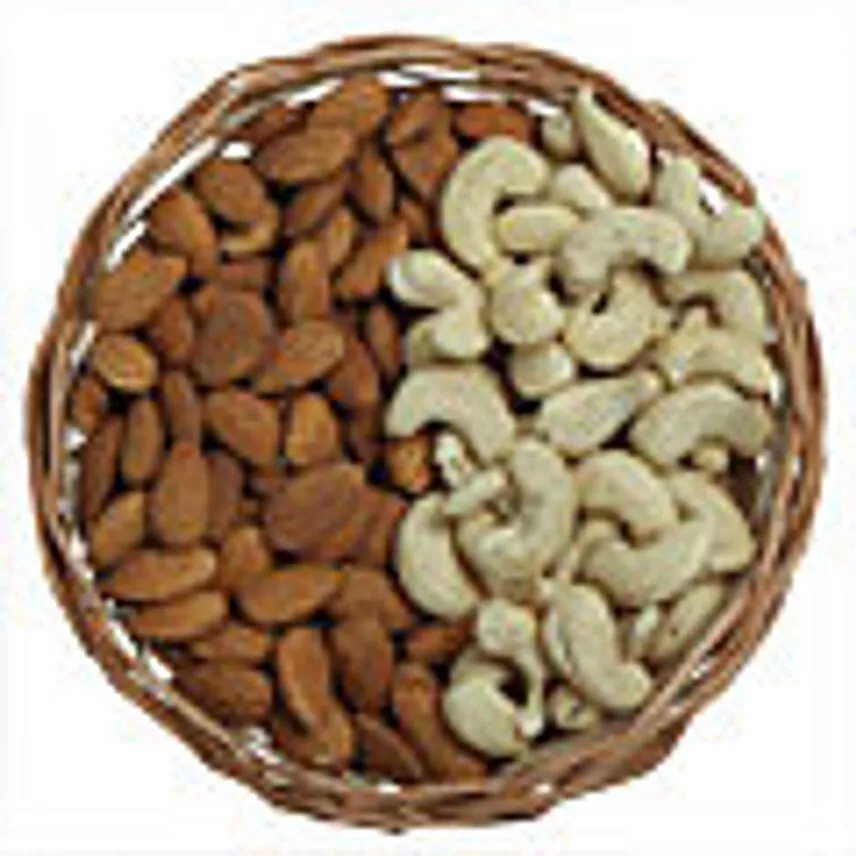 Basket of 500 gm Almond n Cashew