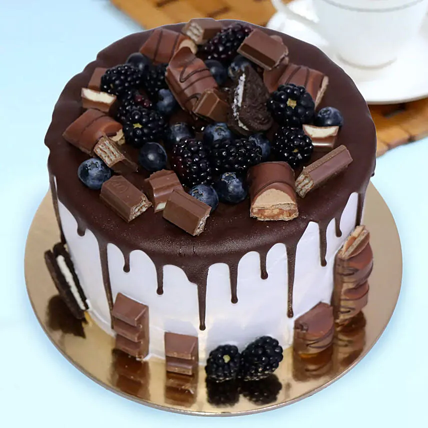 Delicious Choco Vanilla Cake Half Kg
