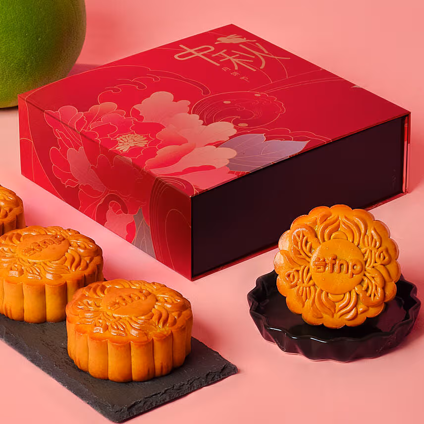 Pure Lotus Single Yolk Mooncakes And Pomelo