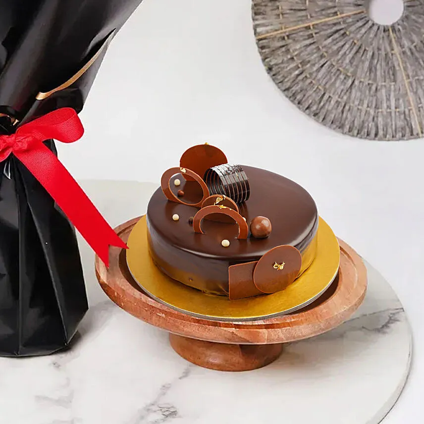 Fudge Cake With Flowers