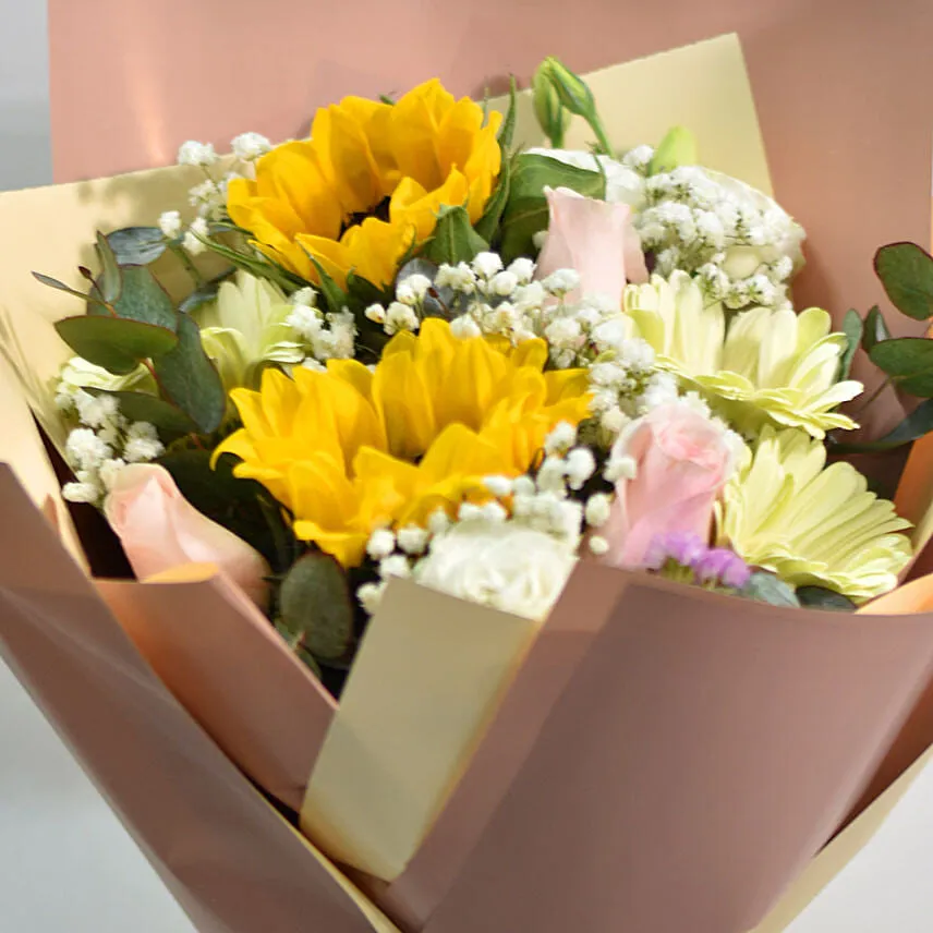 Premium Mixed Flowers Bouquet With Birthday Balloons