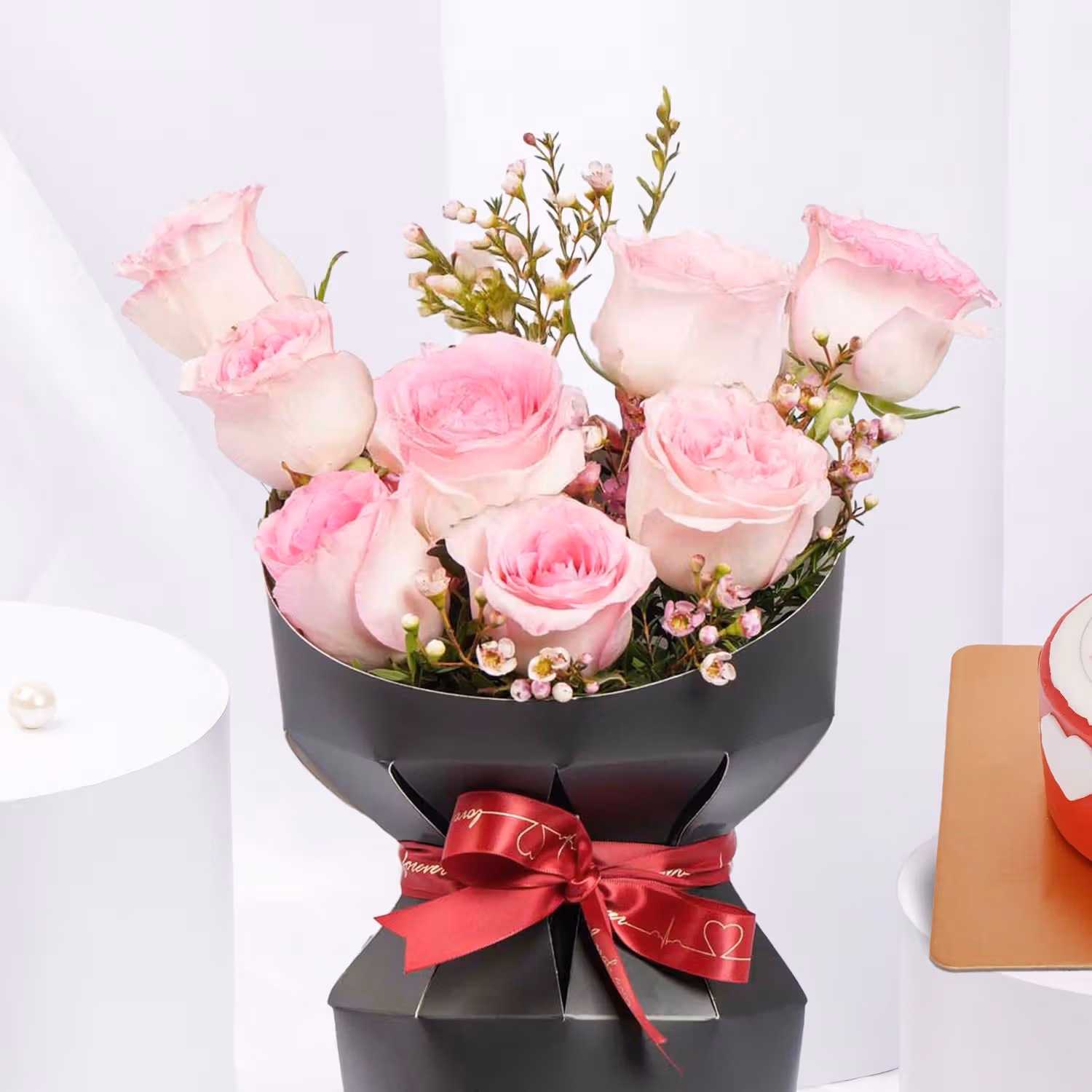 Lovers Bloom 8 Rose Bouquet | Chocolate Mono Cake 250gm