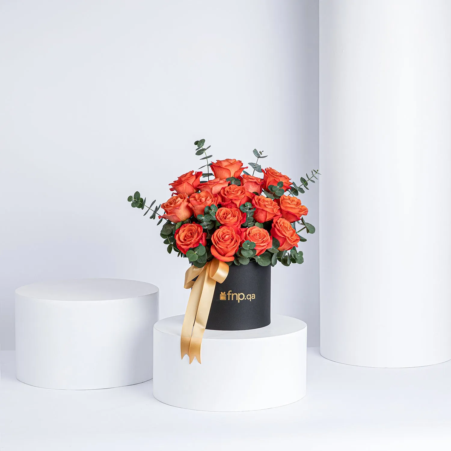 Kenooz Luxury Gift Box with 15 Vibrant Orange Roses & Exclusive Scented Collection