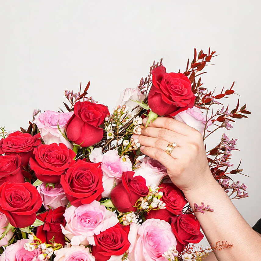 Endless Love Roses Arrangement Stand