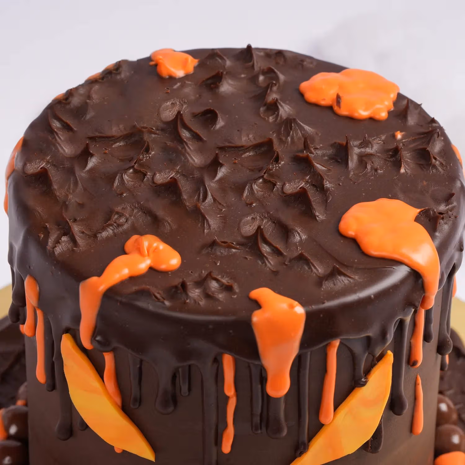 Spooky Chocolate Haunted Pumpkin Cake - Perfect for Halloween Parties!