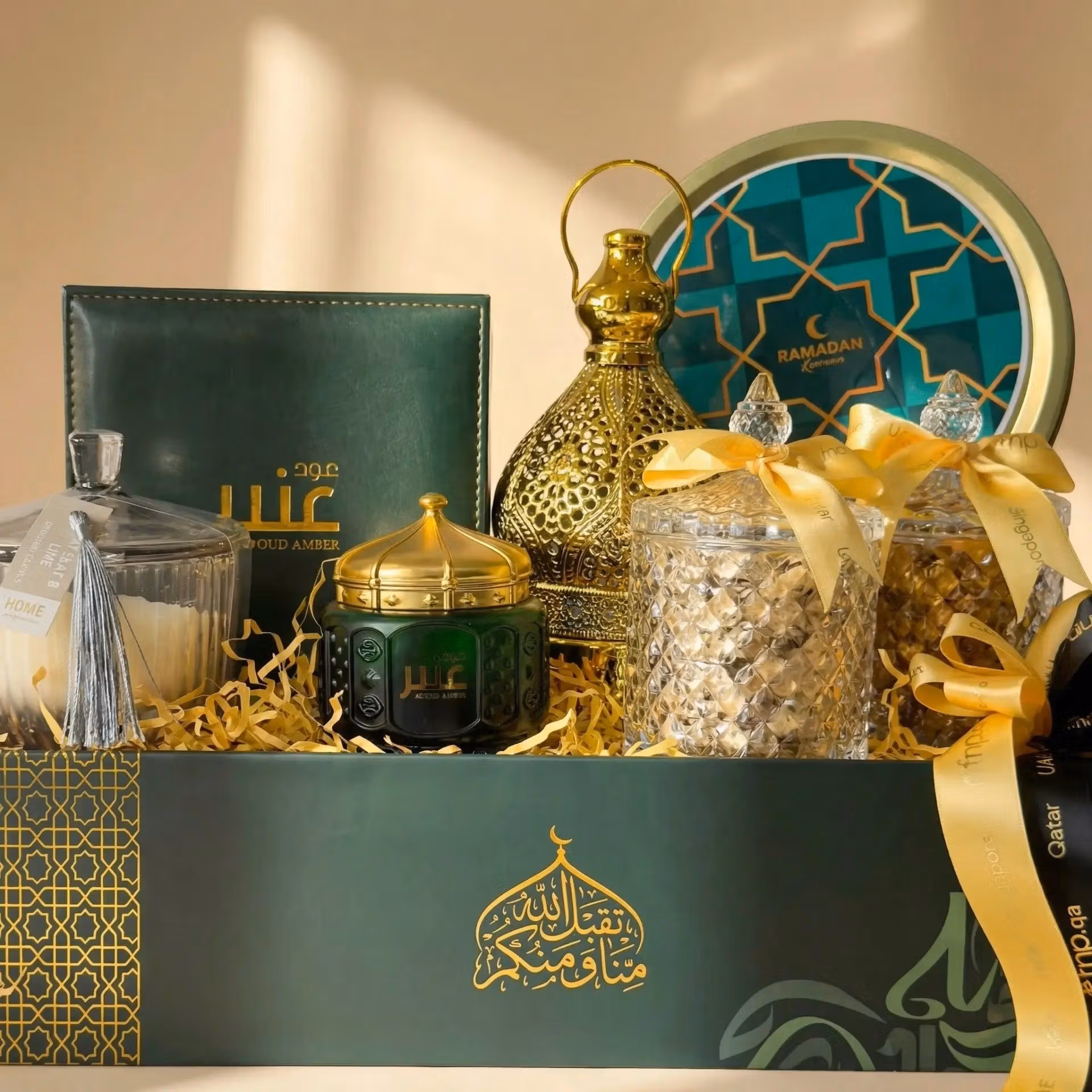 سلة هدايا فاخرة بالمكسرات والشوكولاته لرمضان