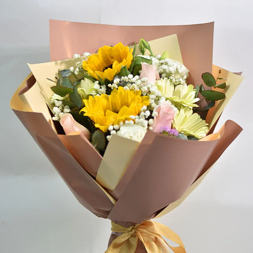 Premium Mixed Flowers Bouquet With Birthday Balloons