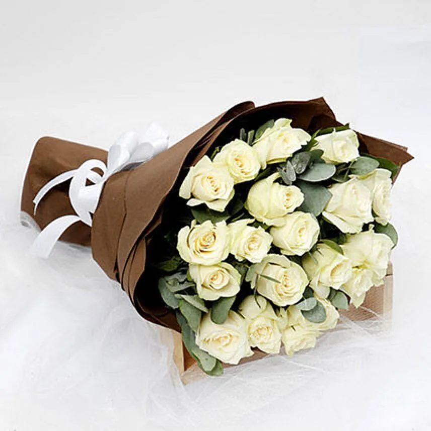 Pure elegance 20 white roses bouquet