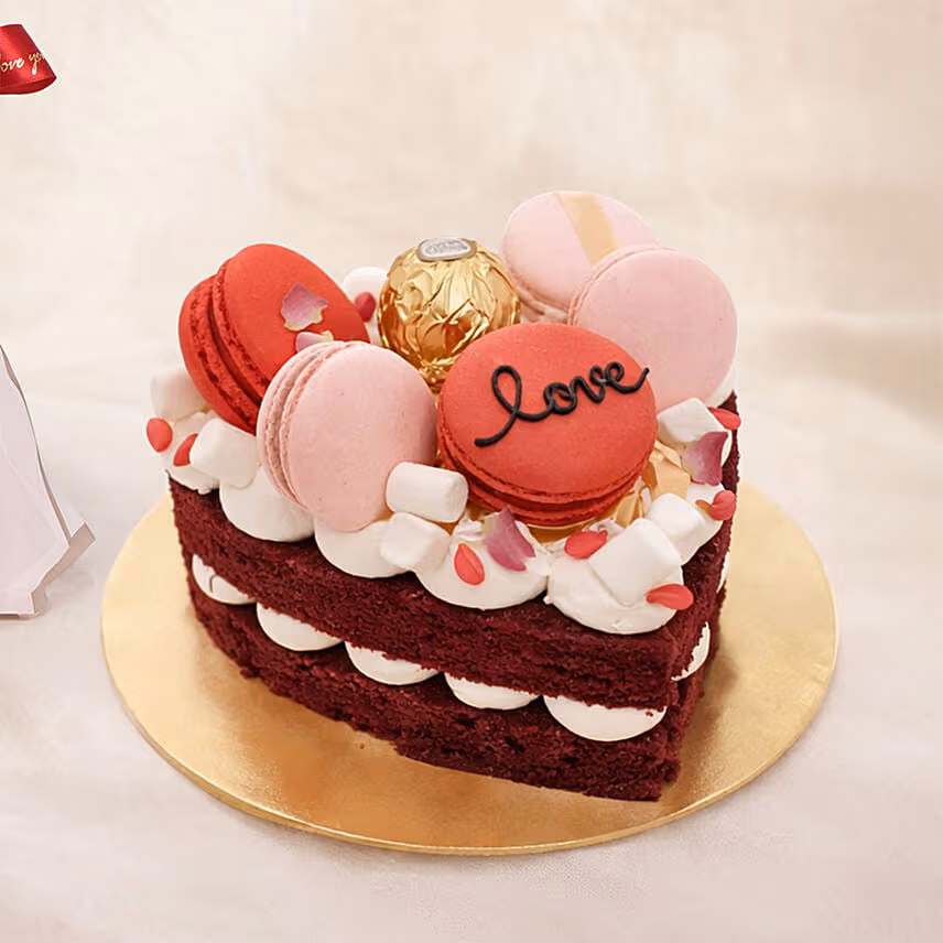 Love Expresssion Roses Bouquets and Cake Gift Set