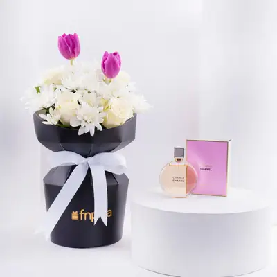 باقة زهور رائعة مع عطر شانيل Chance للسيدات