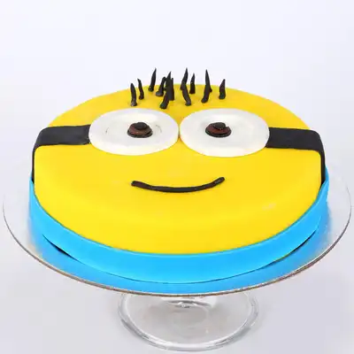 Minion For You Cake