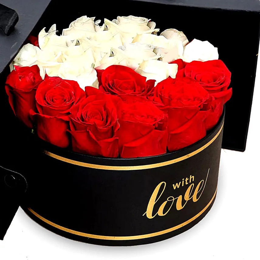 Charming Red & White Roses With Mini Moet Champagne 200 Ml For Valentines