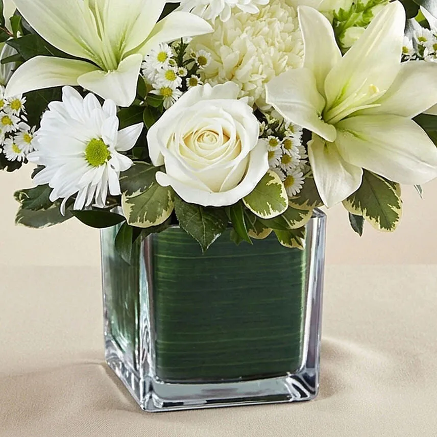 Beautiful White Flowers Vase