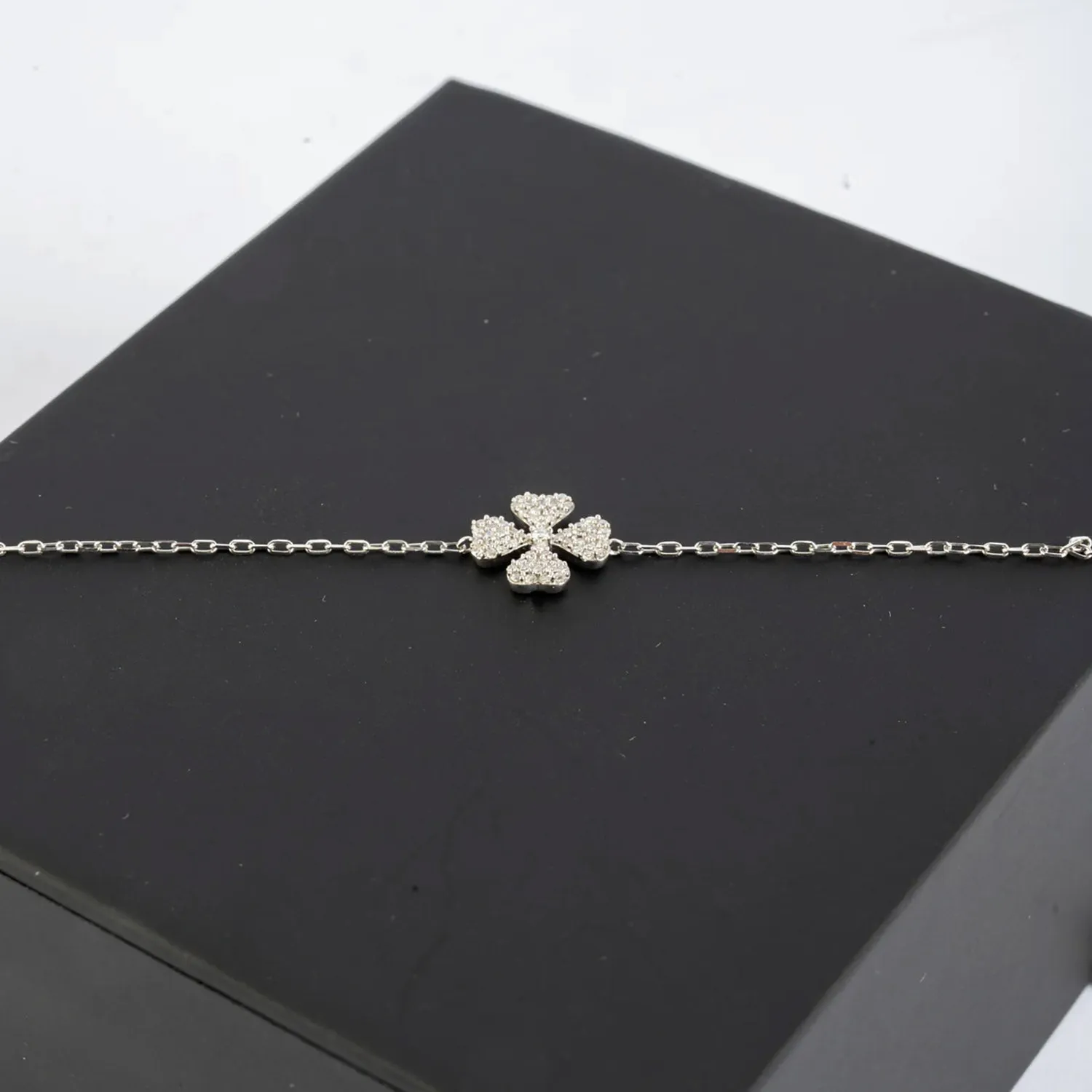 Floral Whispers Diamond Bracelet - Elegance in Bloom