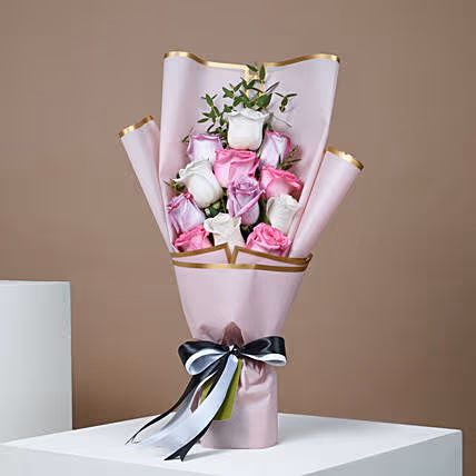 Elegant Rose Bouquet with Chocolate Mono Cake Gift Set