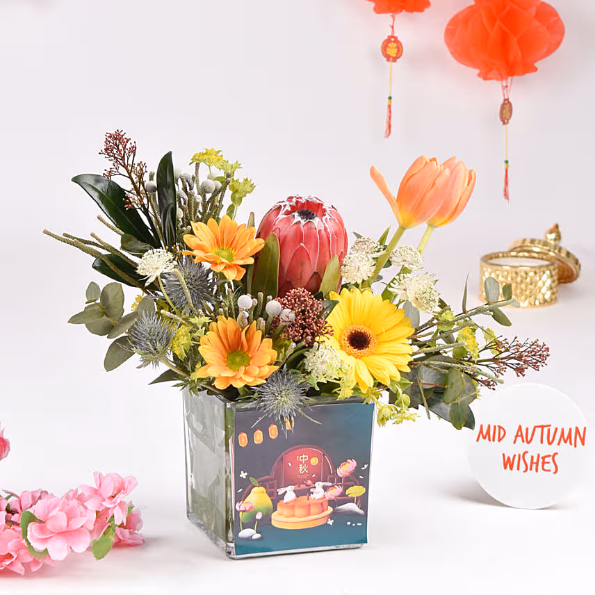 Happy Mid Autumn Festival Flowers Arrangement with Moon Cakes