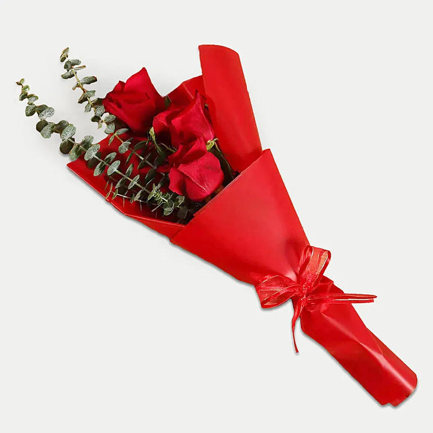 Appetizing Birthday Cake with Red Roses Bouquet
