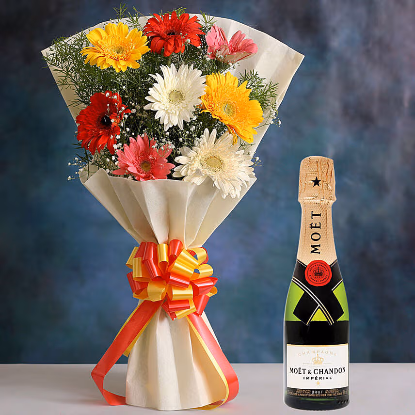 Mixed Brilliance Gerbera Blossoms with Moet Champagne 200ml