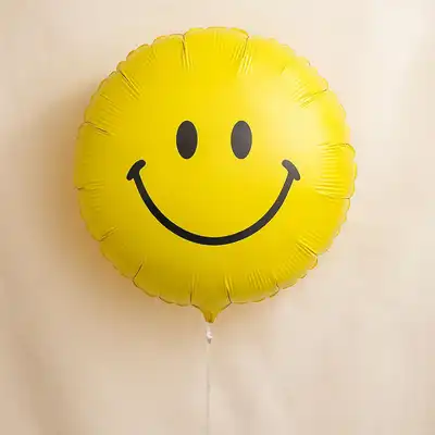 Cheerful Smiley Foil Balloon - Perfect for Parties!