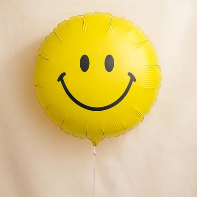 Cheerful Smiley Foil Balloon - Perfect for Parties!