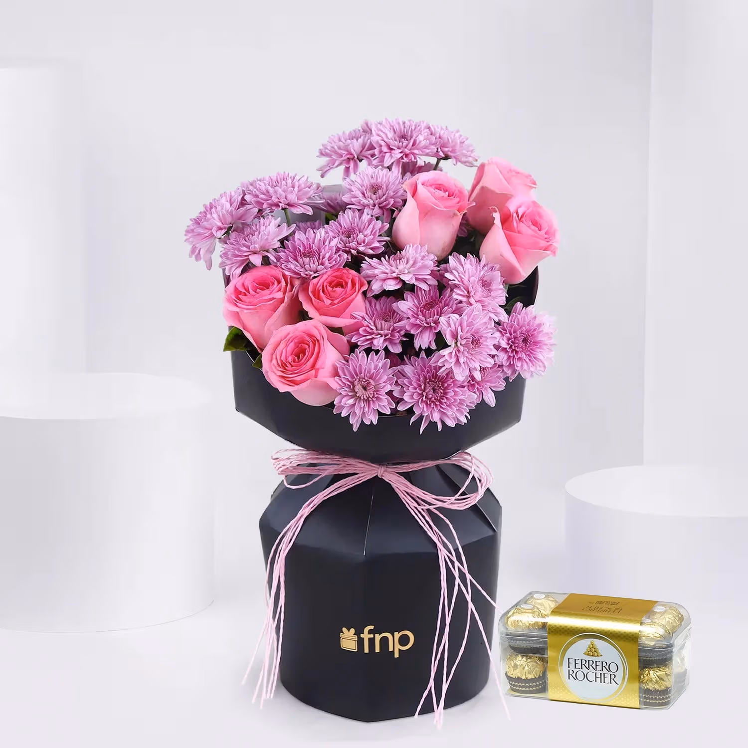 Luxurious Rose and Daisy Floral Arrangement - Bouquet