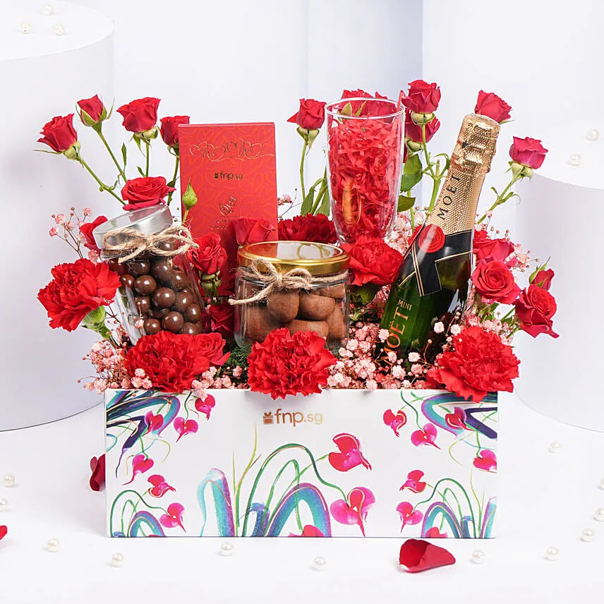 Bublling Fizz and Chocolate Love Hamper