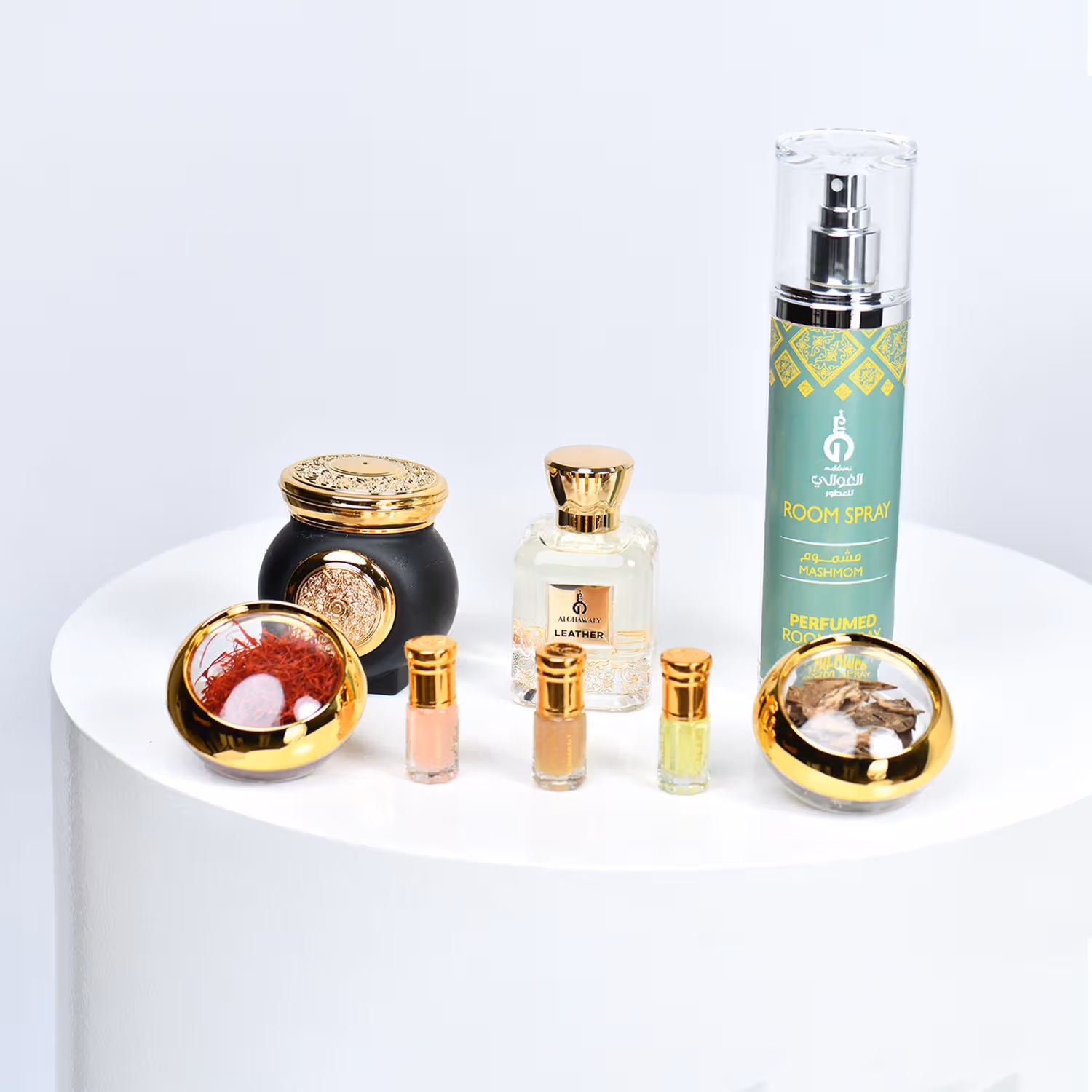 Divine Gift Set: Luxurious Red Roses & Alghawaly Perfume Collection