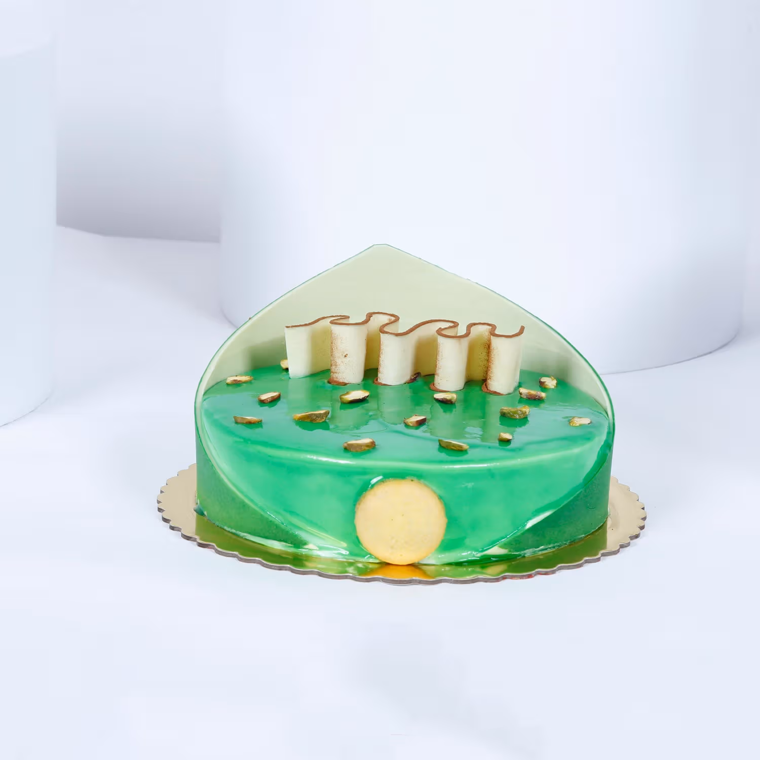 Delicious 1 Kg Pistachio Cake - Perfect for Celebrations