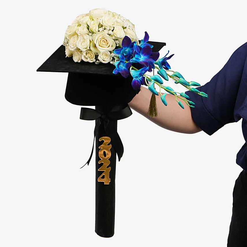 Graduation Hat Flowers Arrangement