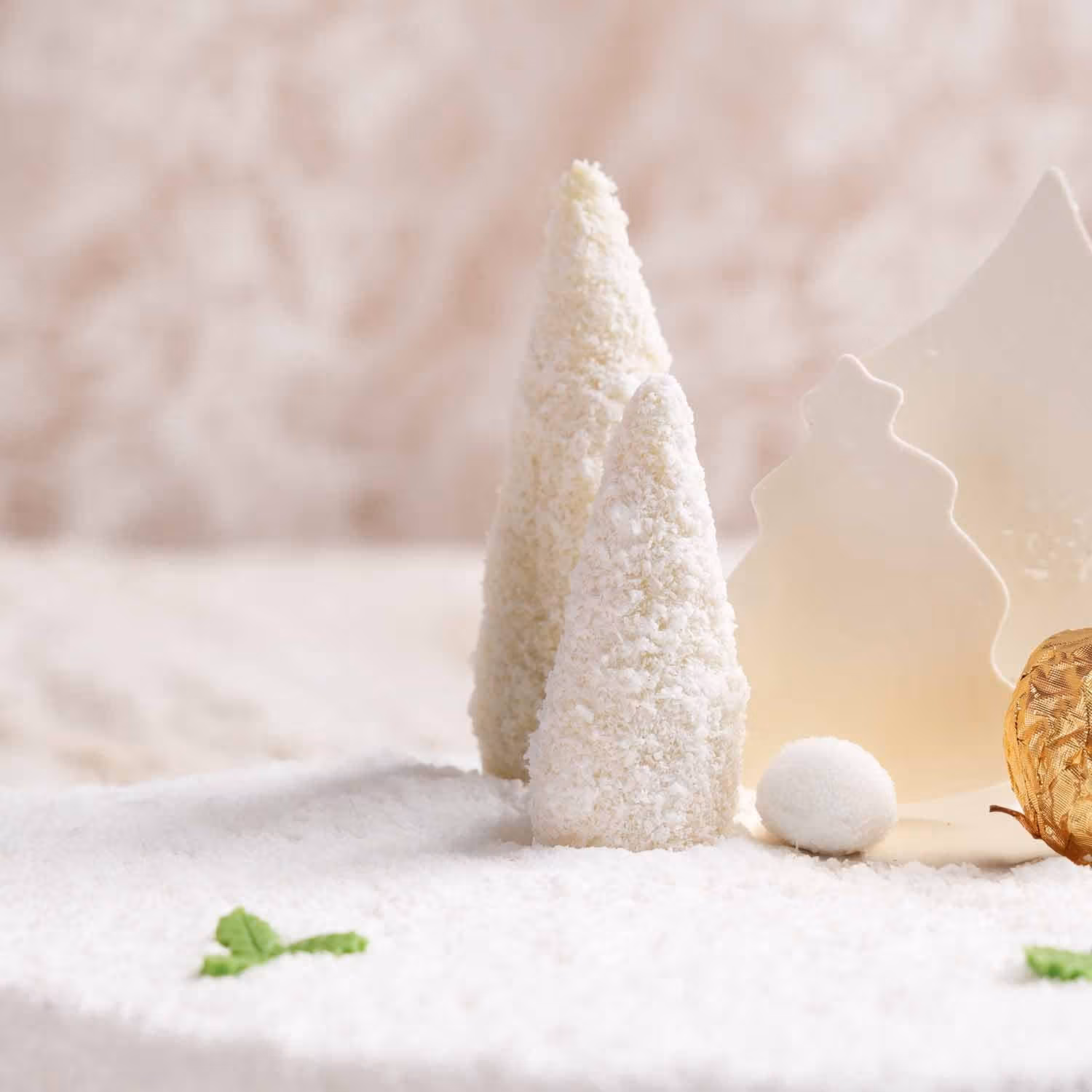 كيك عيد الميلاد بالفانيليا المغطى بالثلج - حلوى احتفالية