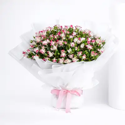 Flores de Amor: Elegant Dual Color Baby Rose Bouquet