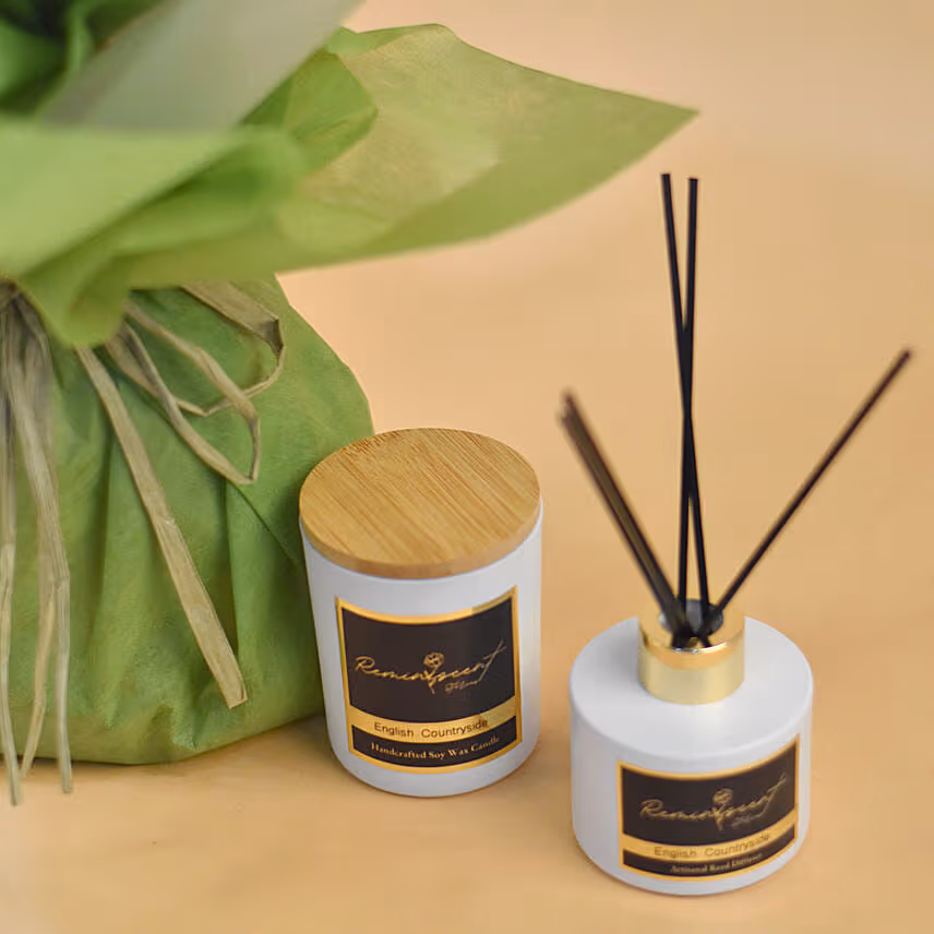 Prepossessing Mixed Flowers Bunch Candle & Diffuser