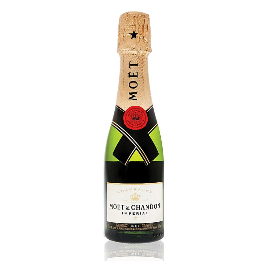 I Love You Floral Arrangement With Moet Champagne For Valentine