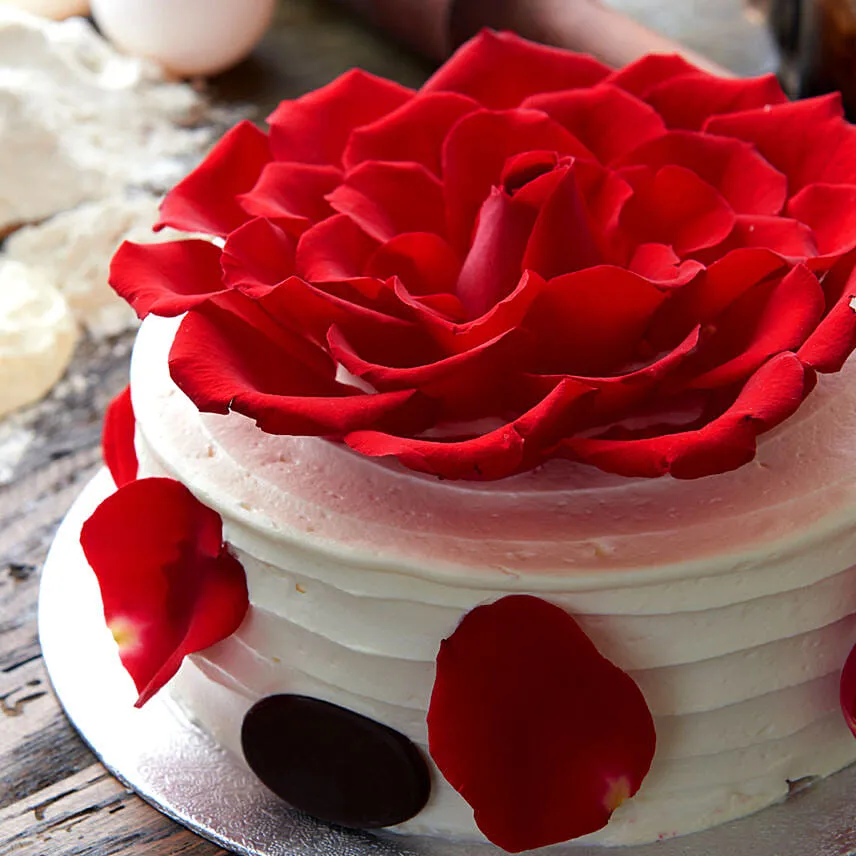 Delightful Rose Cake Half Kg