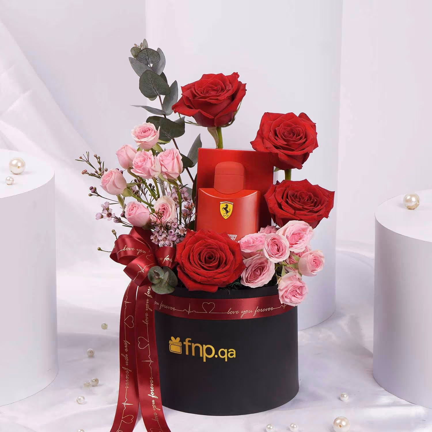 بوكس ورد الحب مع عطر فيراري ريد رجالي