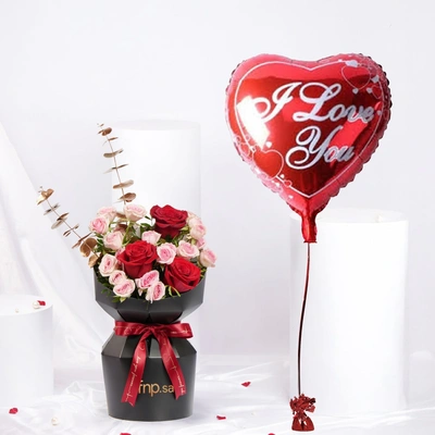 Romantic Valentine Combo: Exquisite Spray Rose Bouquet with Heart-Shaped Balloon