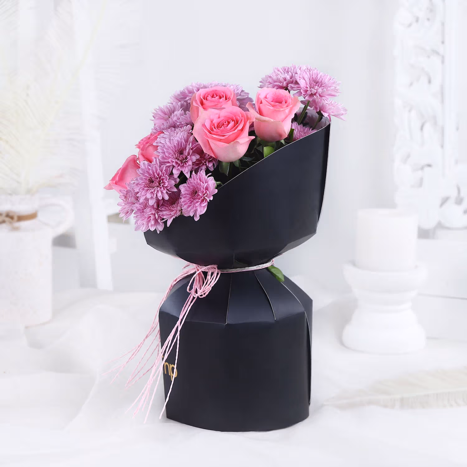 Luxurious Rose and Daisy Floral Arrangement - Bouquet
